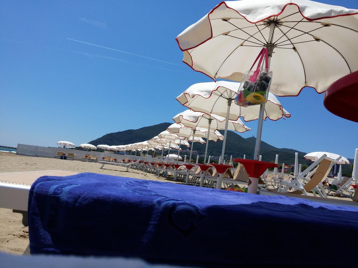 Hotel Le Pleiadi San Felice Circeo Exterior foto